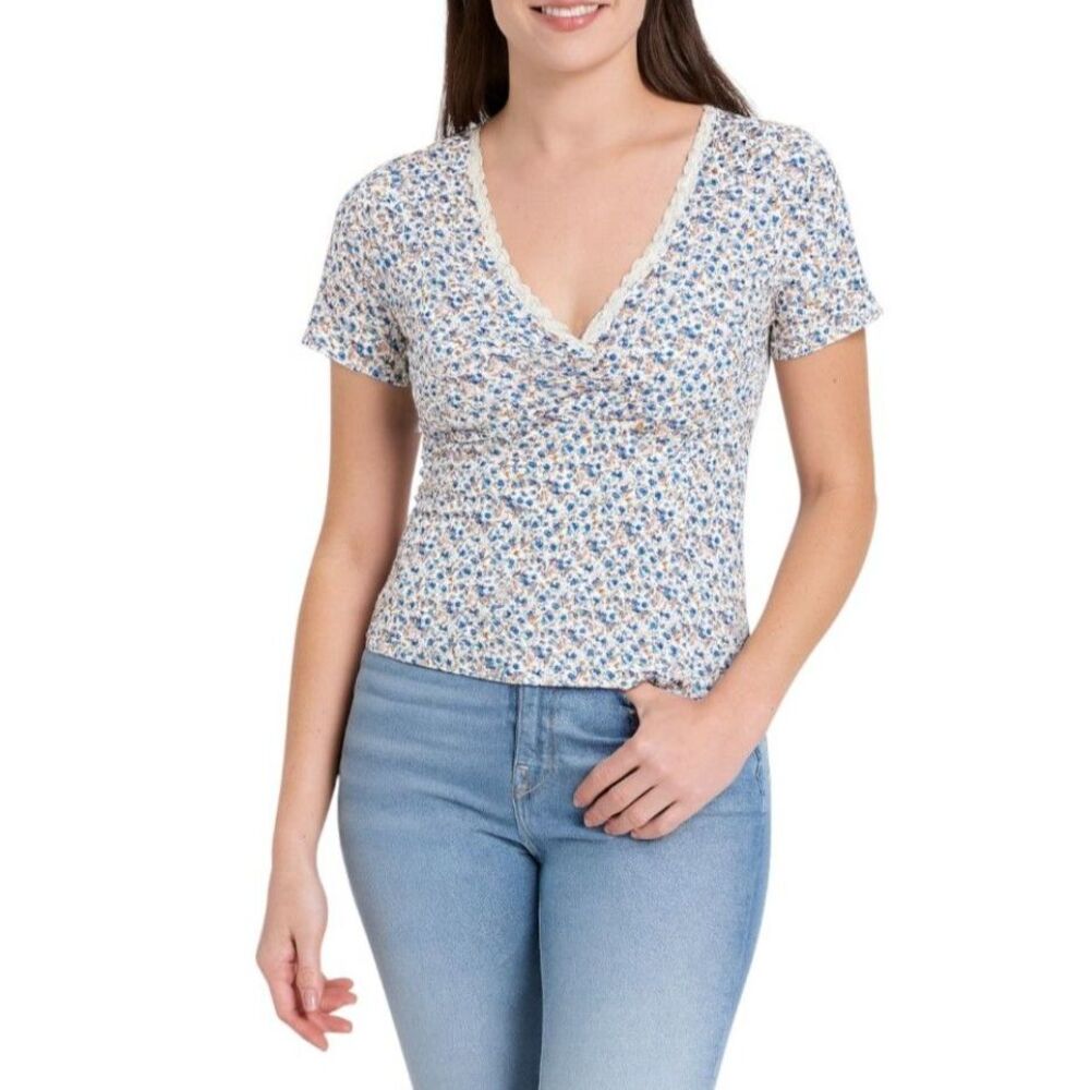 Vibe Sportswear Women’s Floral Ribbed Lace Trim Top | Size Large